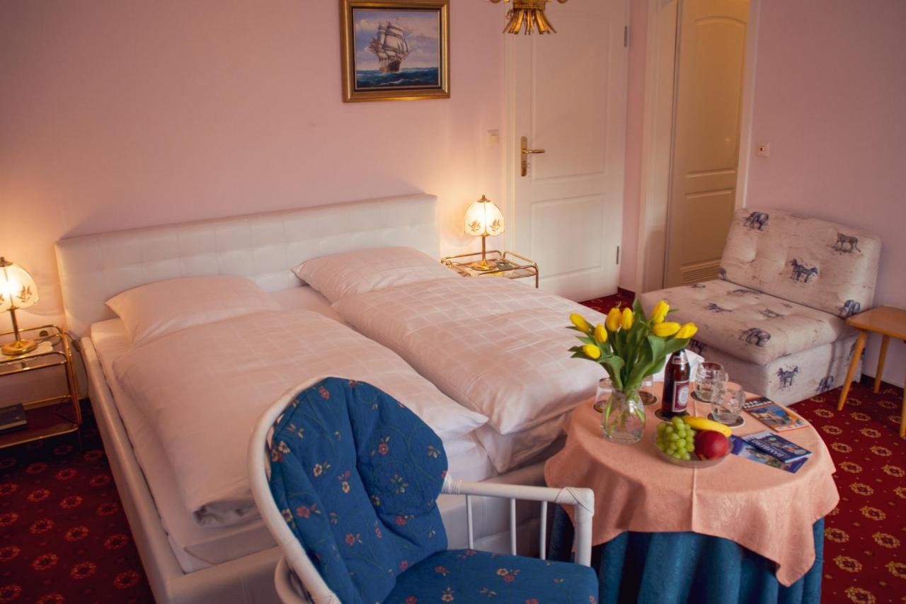 Hotel Garni Regina Goessweinstein Eksteriør bilde